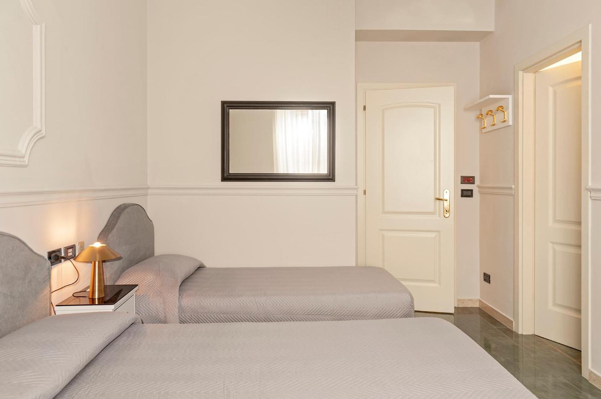 The Port Residence Livorno Exterior foto